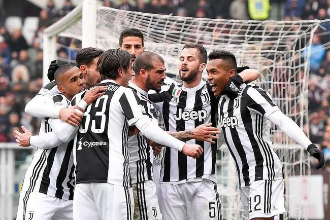 关于曼联教练计划如何对抗尤文图斯的进攻的信息