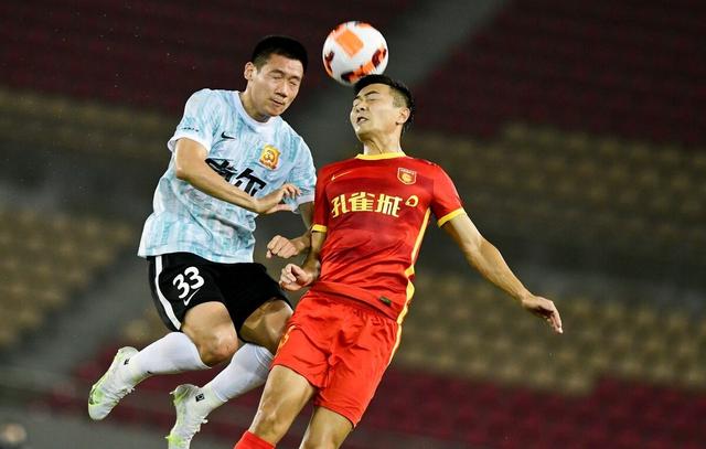 前锋连续得分，助球队险胜取得晋级资格的简单介绍